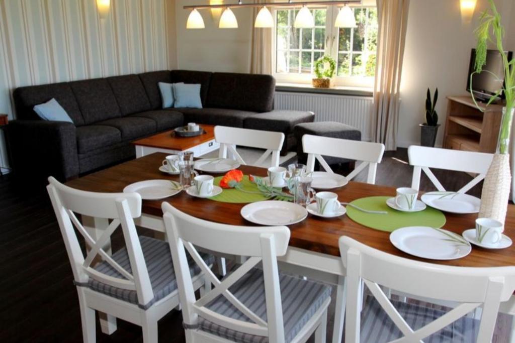 Ferienwohnung Wohnen unter Reet Galmsbull Exterior foto